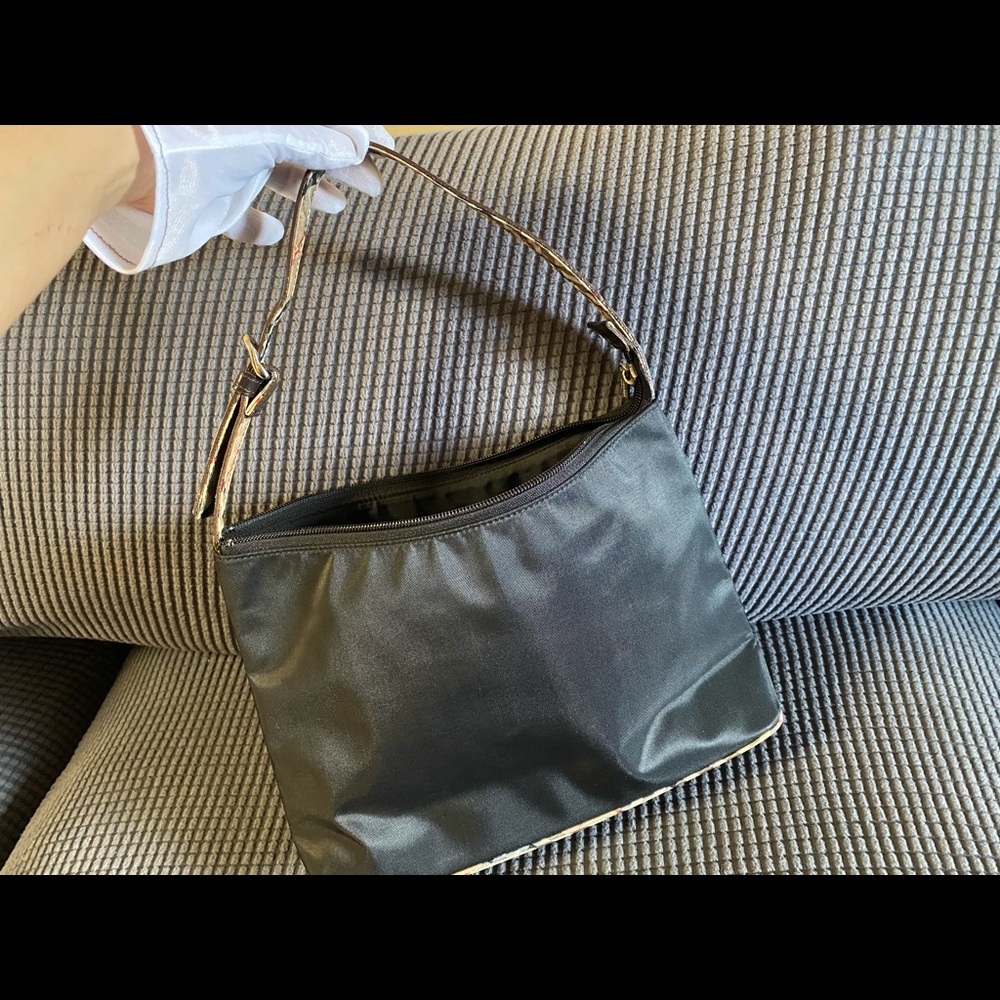 SALE! BURBERRY - Picture 8 of 13